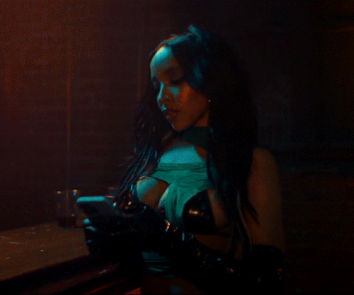 noloveline:  HMU FOR A GOOD TIMETINASHE