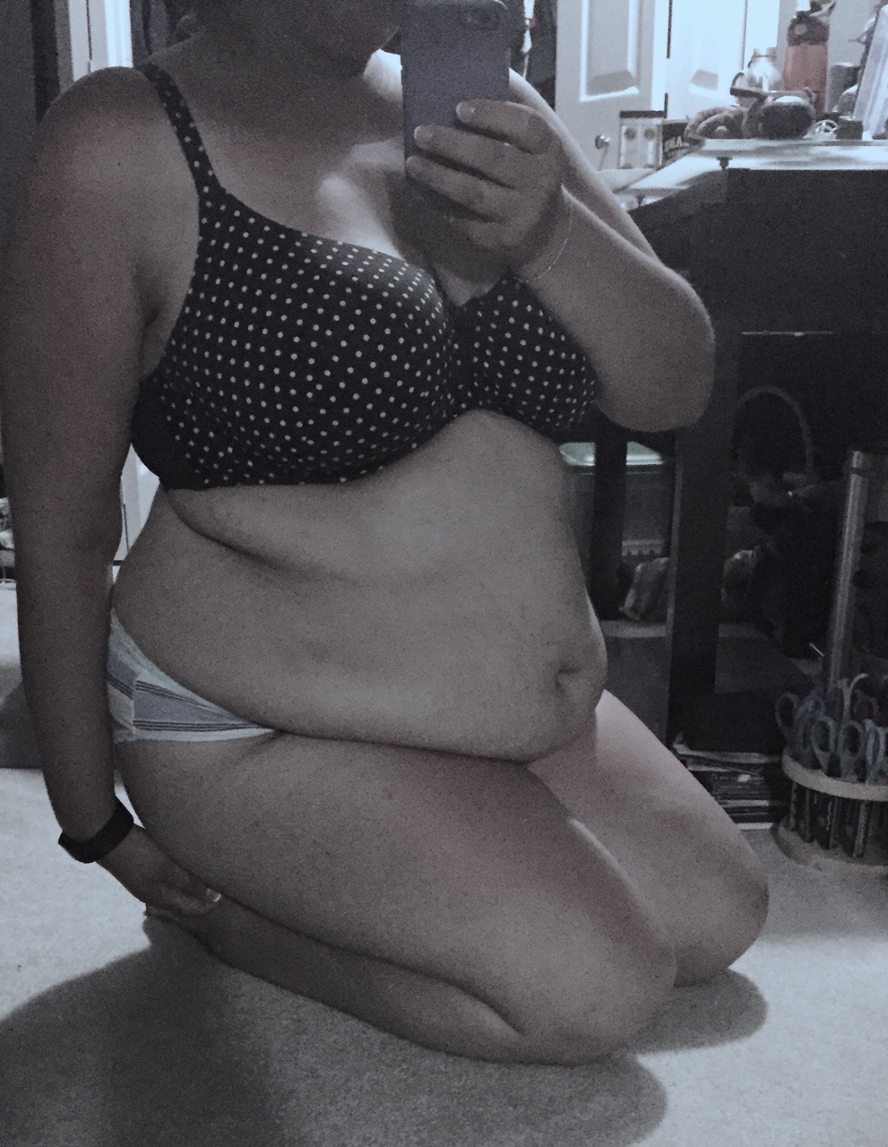 ilikebeingfat:  My belly is swelling up like crazy!