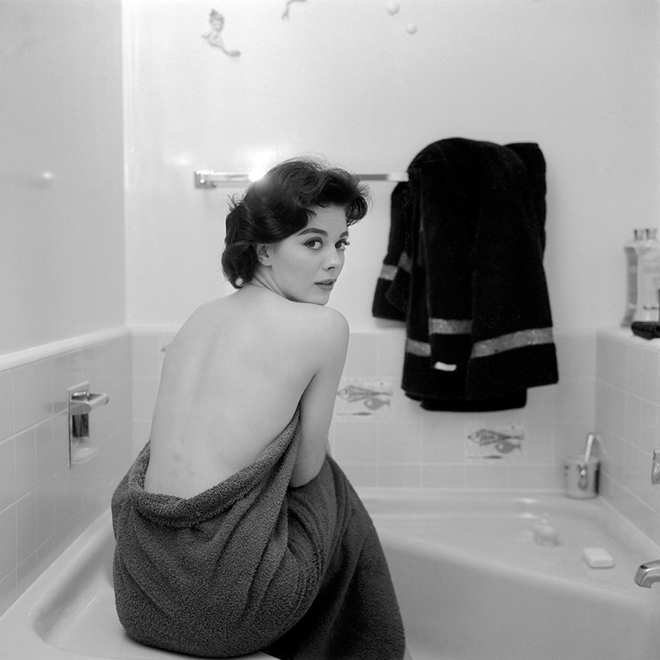 edoardojazzy: Natalie Wood ready to take a bath at her home in Laurel Canyon, Los