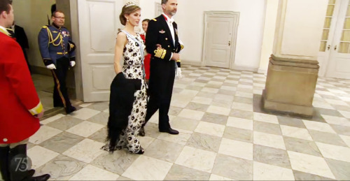 royalwatcher:King Felipe VI and Queen Letizia of Spain attend the gala dinner held on the occasion o