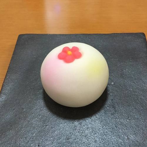 japanese-sweets-2010: ★ Dec. 18, 2015 Gan'yu-do, Hamamatsu: “Honoka (subtle scent)” &mda