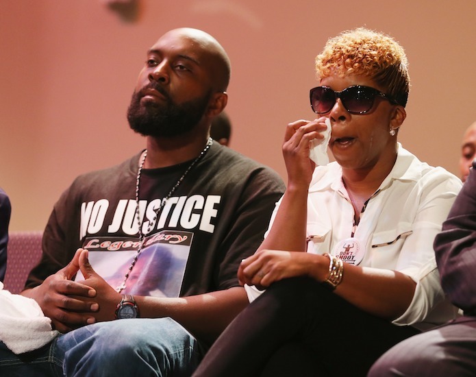 womenaresociety:
“ 5 Ways You Can Help Ferguson, Its Protesters, and Mike Brown’s Family
If you’re anything like me, you’ve been more or less glued to your computer or tablet device over the last nine days, trying to keep on top of what’s going down...