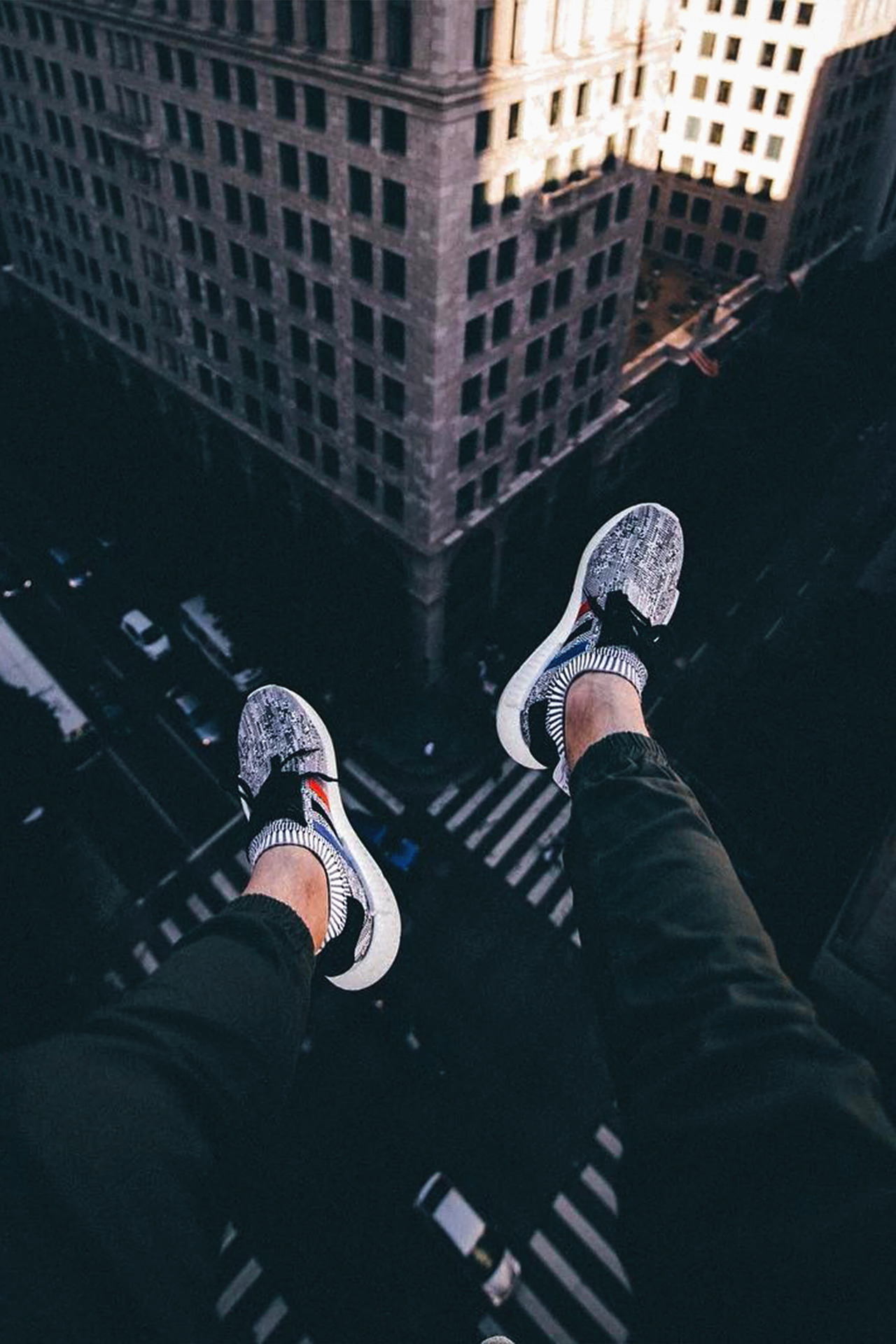 souhailbog:   Zero Gravity   By   4kvisuals   