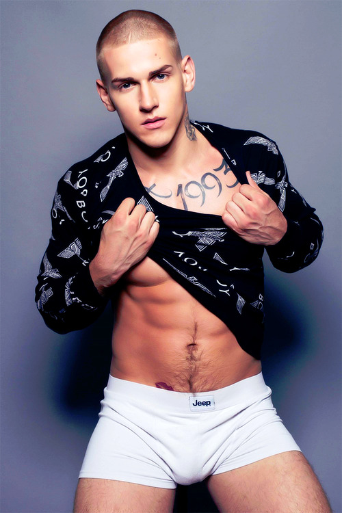 thirstrap:  poisonarchives: Igor Stepanov | By: Alex JacksonINNOCENCE LOST  Balls ♥