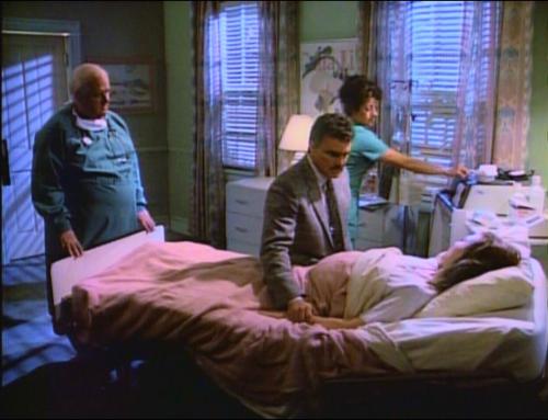 Evening Shade (TV Series)S1/E24, ’The Baby Show’ (1991), Having gone into labor during the banquet, 