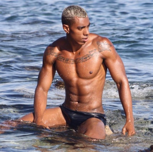 Speedos, Lycra, Tight undies and Naked guys