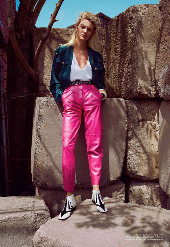 glitter-in-wonderland:  upabove-downbelow:  ))((  xx