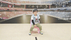 baelybana:  youremypride: baby hyunwoo dancing to tried to walk ♡  Awe 