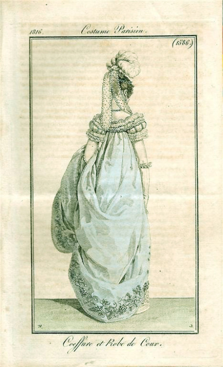 1816 court dress in Costume Parisien