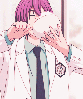 karukocchi:   “And fix how you hold your chopsticks, Murasakibara.” (x)  