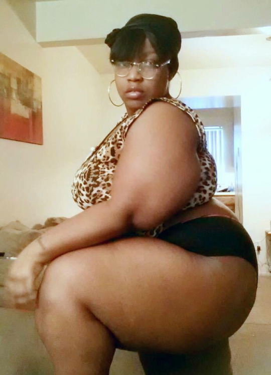 goodwhitedaddy:  Welcome to Plus Sized Sunday!Once a week I indulge my desires for