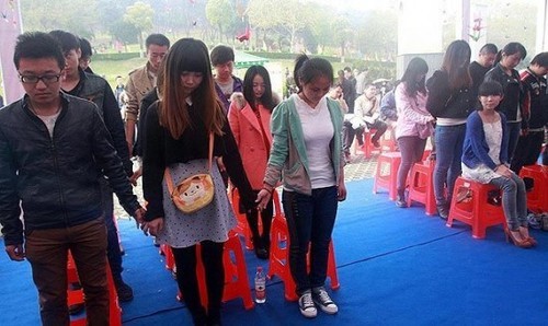 A 22 year old Chinese student staged her own funeral so she could enjoy and take