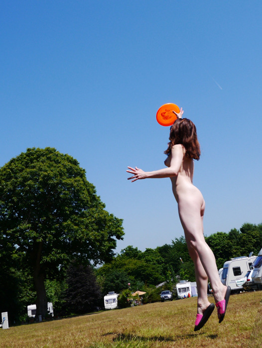 thehomenudist:  Nude Recreation. My favorite thing! 
