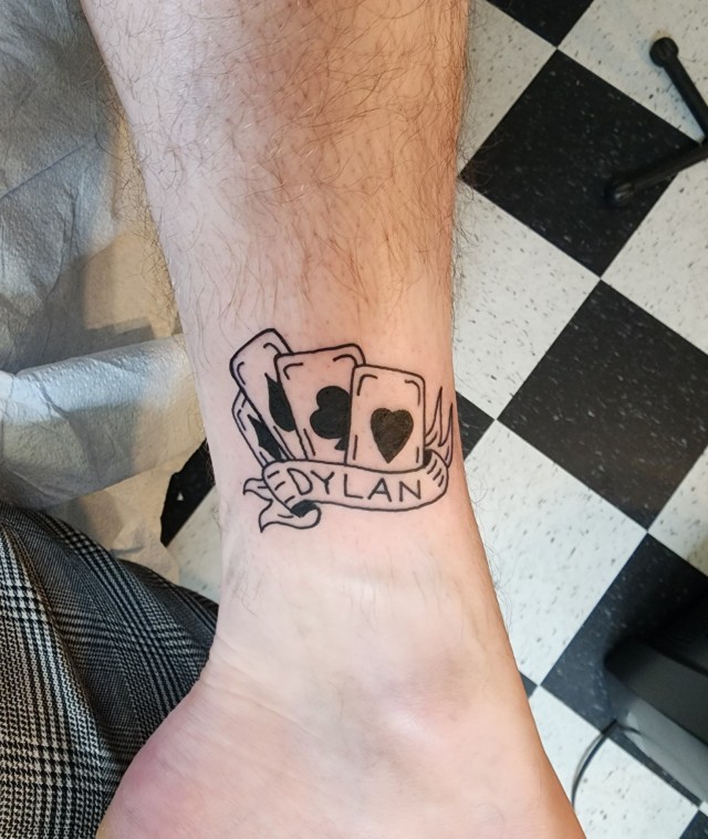 vegathelich:spicyblogger2:spicyblogger2:spicyblogger2:spicyblogger2:My little sister’s new boyfriend got a tattoo for her about a month ago and he wanted matching tattoos so he decided to get uh. The tattoo on her ankle of her ex boyfriend’s