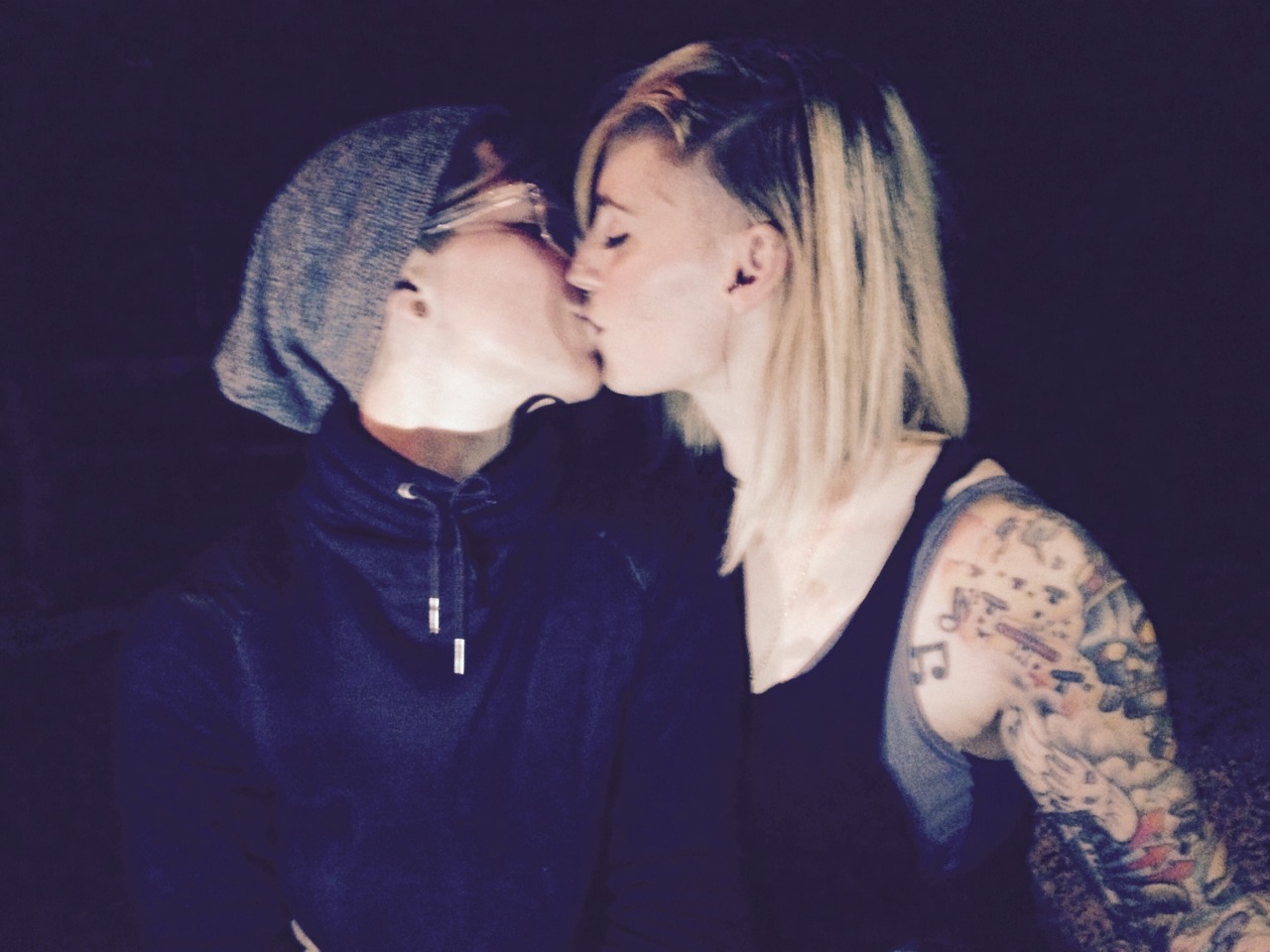imqueer-mydear:  If you’re a bird, I’m a bird. 
