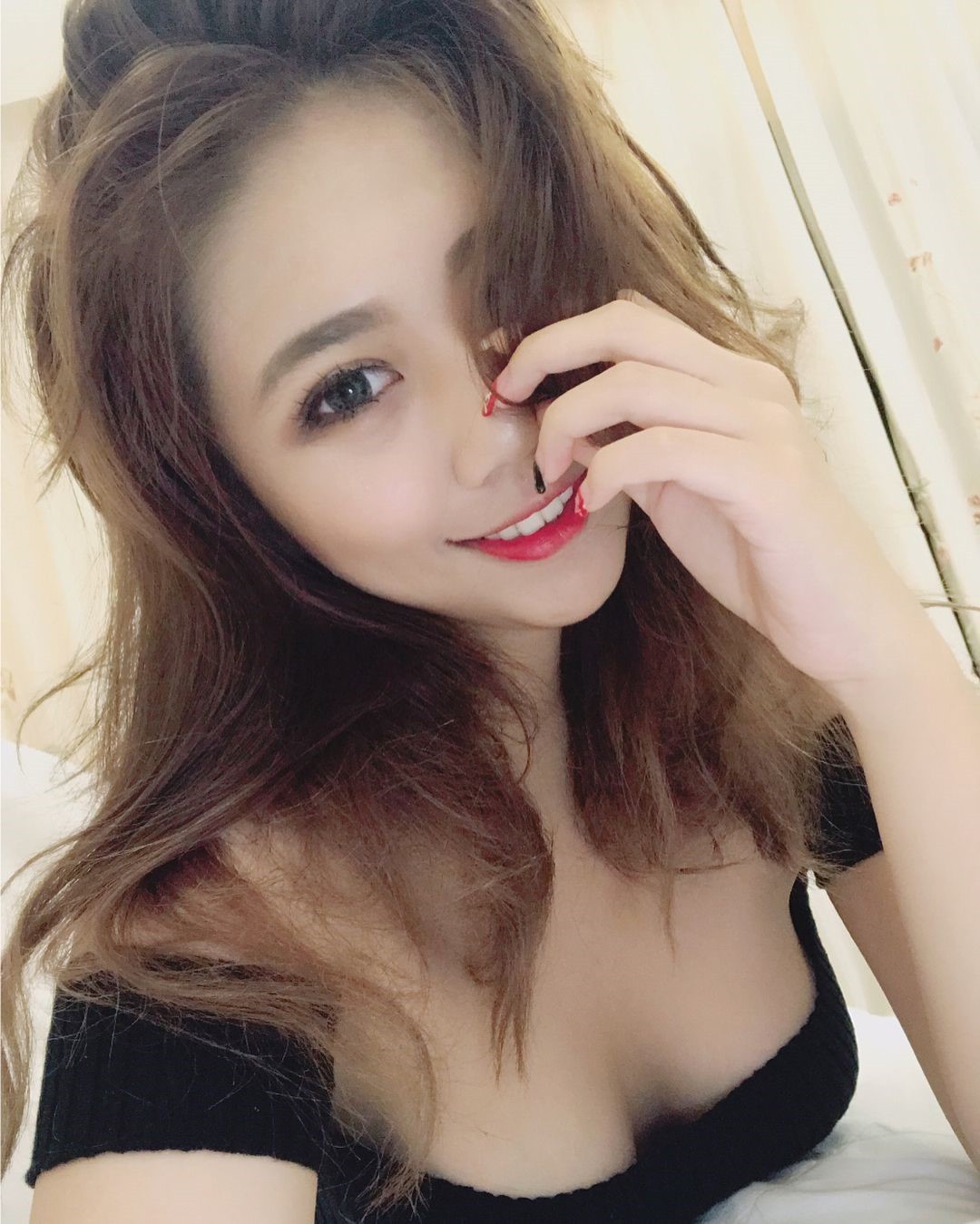 irubishootip0st:  So pretty! Want to match this princess 👸🏻 on coffee ☕ meets
