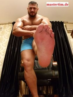 feetpromoter:  The #alphamusclestud will