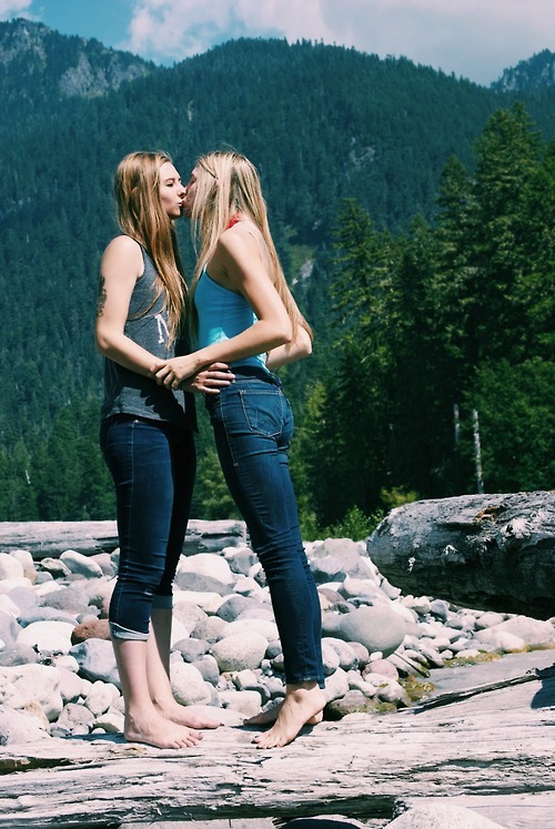 lesbian-sweethearts:  cutelesbians:  we are endless. xx fuckar.tumblr.com (me,right)