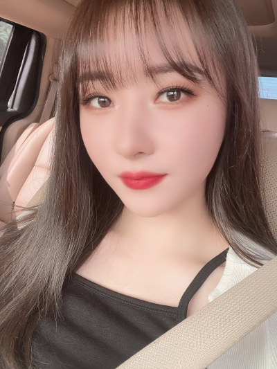 korean-dreams-girls:SuA (Dreamcatcher) - Selcas
