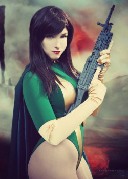 hotcosplaychicks:  AT WAR by alan1828 Check