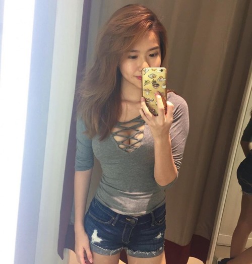 giovsmith39: sggatal: Ruth is so fucking sexy ❤️ Date Singapore’s prettiest escorts here: http