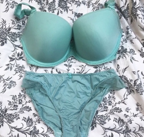 Lingerie sale : G and GG cups / DM if interested / Payment by Paypal :1/ Deco Honey in Aqua by Freya