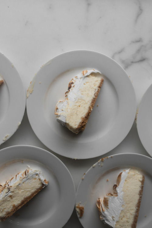 foodffs:LEMON MERINGUE MASCARPONE CHEESECAKEFollow for recipesIs this how you roll?