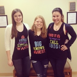 sheslikeacatinheat:  One branch of my family tree looking absolutely adorable in our matching tees. 😍 #alphakappapsi #akpsi #big #little #grandlittle #happy #beautiful #family #personal  THIS IS THE MOST PRECIOUS THING I&rsquo;VE EVER SEENGBIG I WANT!