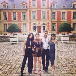 xobaddestbitchez:  jenner-news:  05.23.14: Kendall, Khloe, Simon and Kylie at Château de Wideville in France  هانا