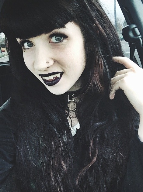 dear-bones:I just wanted to wear my fangs out today. Happy halloween!