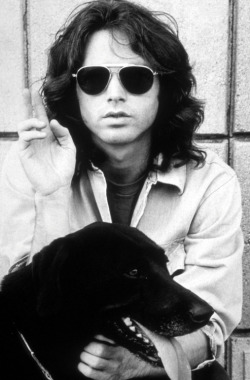 jade2012arg:  Jim Morrison.  Dogie  