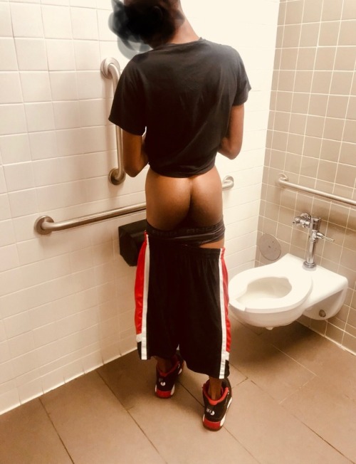 snell4us: I fucked this young bull last night at his brothers job omg ass was so tight n good. But l