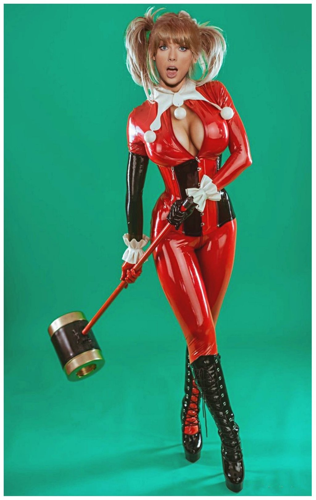 celebsinlatex:  Taylor as Harley Quinn