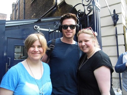 serjorahsarmy: @Sophistication1 and @Tashster with #RichardMadden today too!