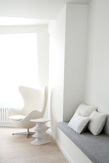 :: INTERIORS :: covet the classic egg chair, love the white … lovely!