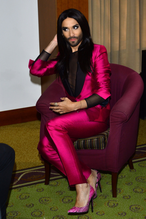 June 27, 2015Conchita in Poland, at the tv show  “Dzień Dobry Wakacje” in a suit from ByPlakinger - 