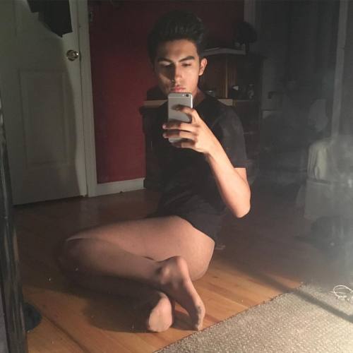 gaysheers: . DM Me Skype me: Sheer.feet Kik me: Sheerfeet Snapchat me: Sheer.feet WeChat ID: Sheerfe