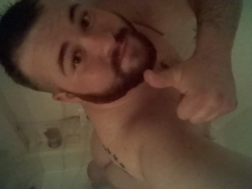 bearygood:  tulsabearbuddy:  tulsabartender:  Shower time :))  What a good looking guy.   Hello