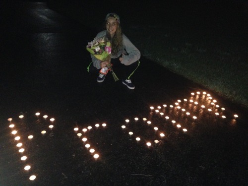 halleydoedog:  yupimgay:  Asked my girl to prom tonight 😏  Want this