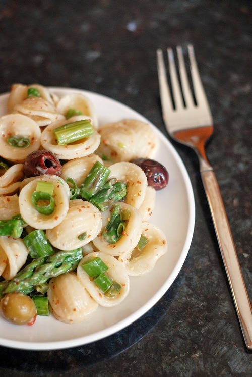 foodluxury:  Love Food? This blog is for you. 