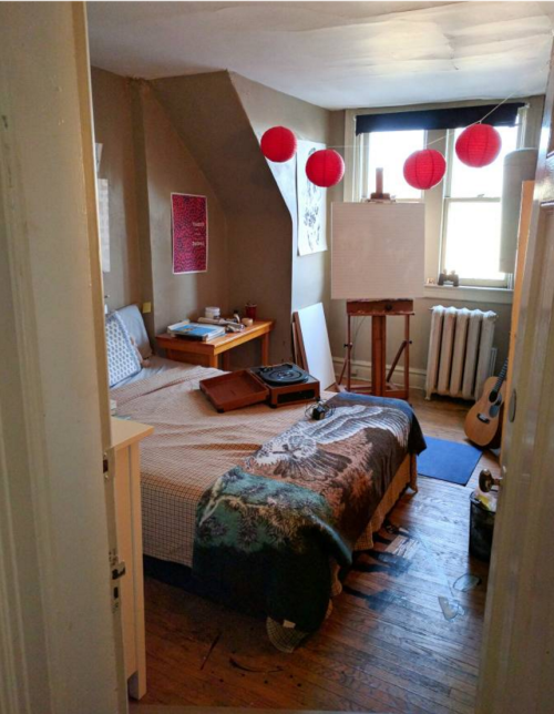 househunting:$670 CAD/ room in a shared spaceToronto, ON