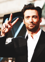 wclverine-archive-deactivated20:  Hugh Jackman + peace sign.    