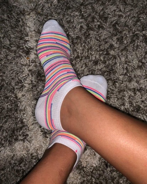 Thanks to the beautiful @_lyssmarieeee  #socks #anklesocks #whitesocks #whiteanklesocks #colorfulsoc
