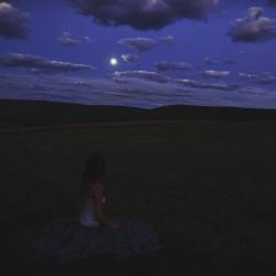 dayzea:  Monet sunsets &amp; full moon kisses. 🐟✨🌕