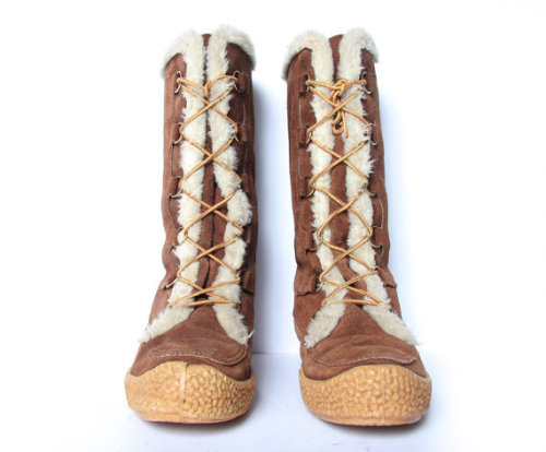 littlealienproducts:  Vintage 60s Eskimo Suede Moccasins Size 10 Women's 