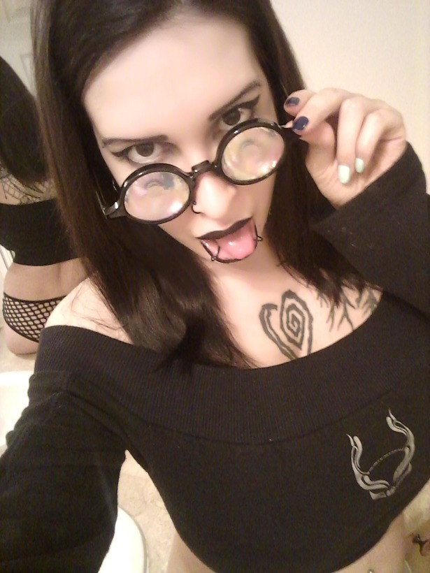 swaggtown862:  Big tit goth bimbo