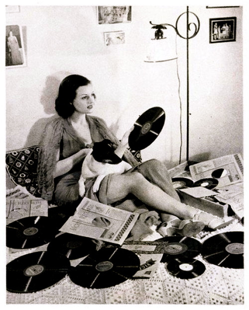 GIRLS GONE VINYL