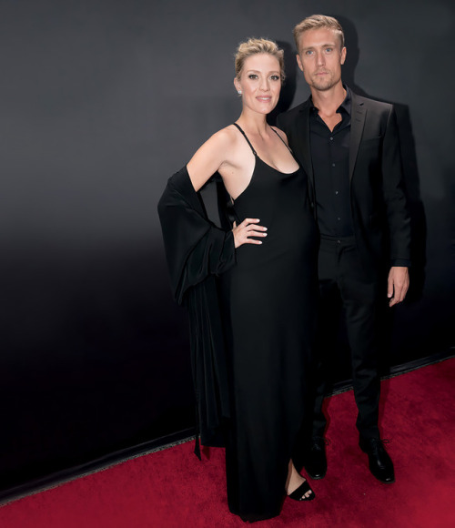  Evelyne Brochu pregnant with a boyActress Evelyne Brochu was resplendent at the Gémeaux Awards Gala