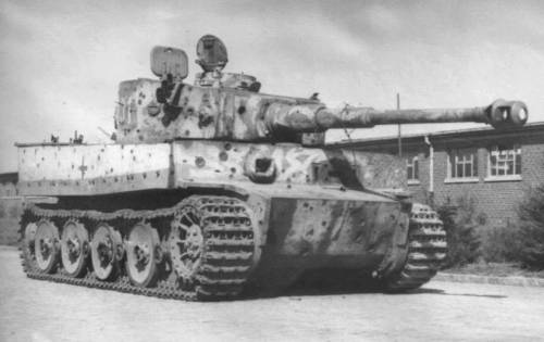 stukablr: Tiger ‘231’ of Leutnant Zabel from schwere Panzer-Abteilung 503 was hit 252 ti