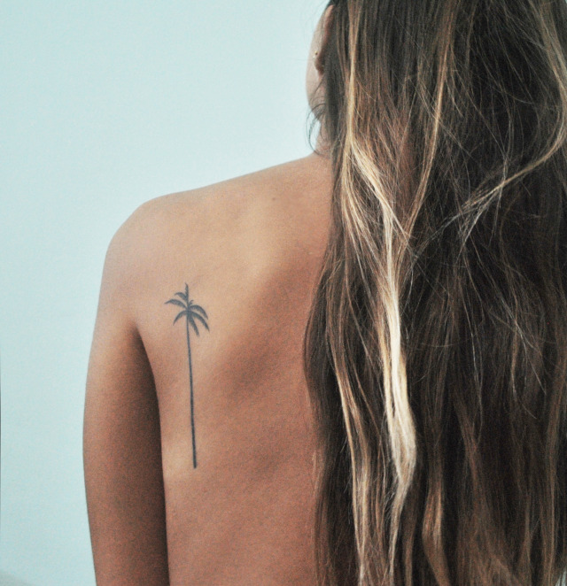 Palm tree back of the neck tattoo | Palm tree tattoo, Tree tattoo, Tree tattoo  back